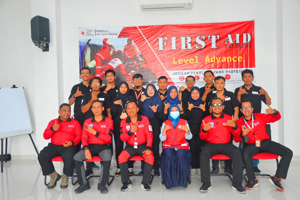 team diklat PMI PMR KSR relawan karawang korps Red Cross Indonesia website